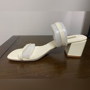 Bellini Dane Heels ivory. Size 9 never worn